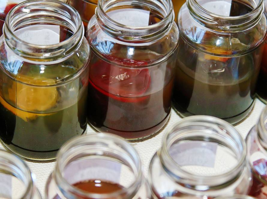 Aderlass nach Hildegard von Bingen, Gesundheitszentrum, Massage, Fußreflexzonen, Ernährung, Dinkelbrot, Brotbacken, Kräutergarten