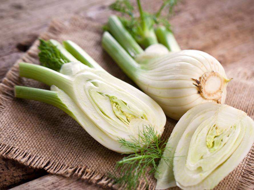 Hildegard von Bingen, Gesundheitszentrum, Aderlass, Massage, Fußreflexzonen, Ernährung, Dinkelbrot, Brotbacken, Kräutergarten